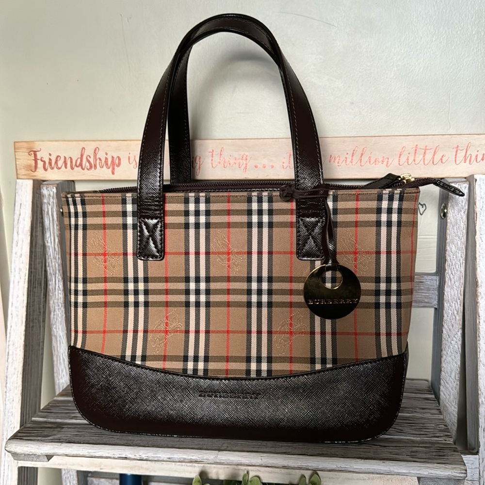Burberry - Authentic - Classic Burberry Plaid Haymarket Handbag. A+ condition.